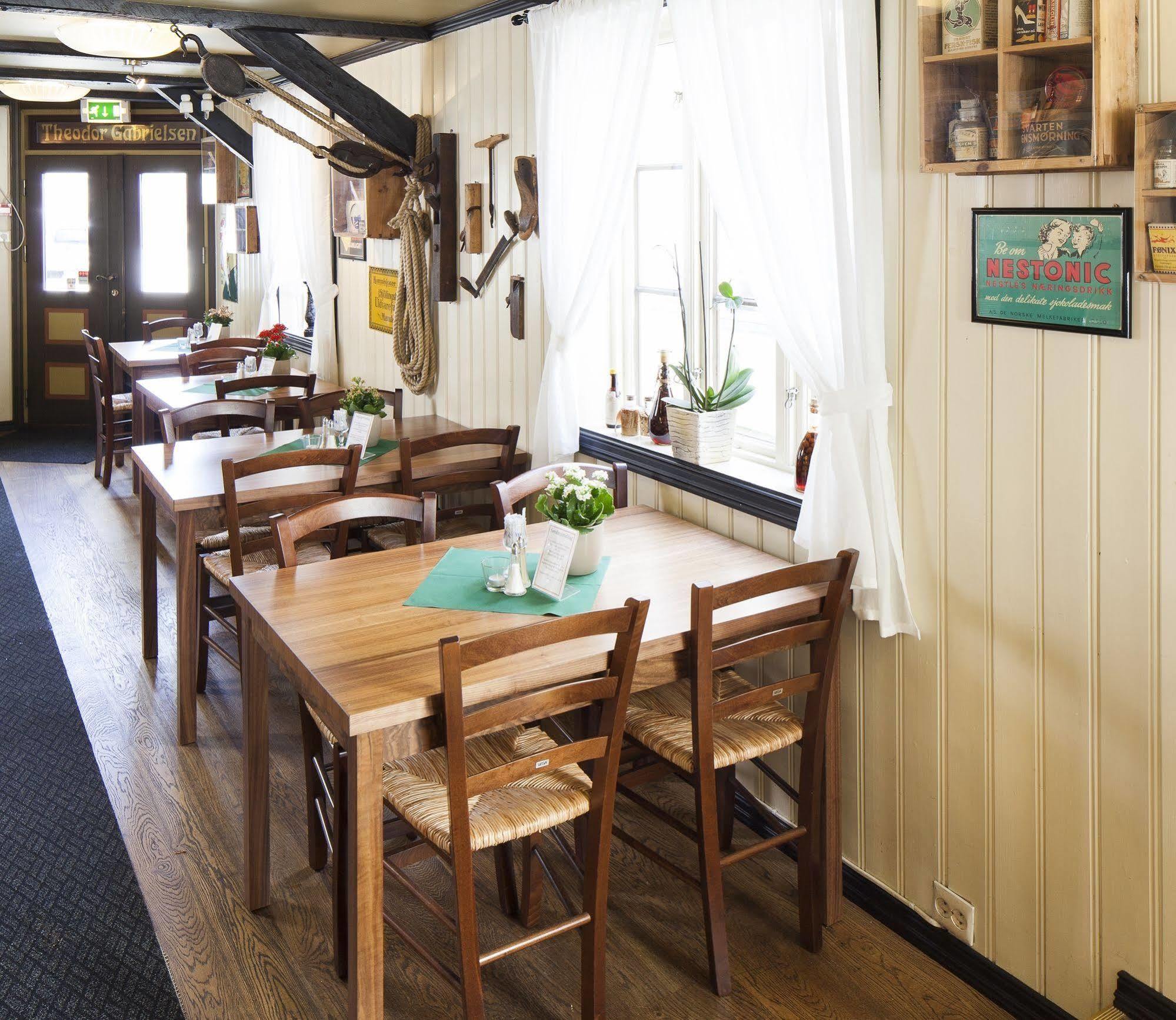 Kjobmandsgaarden Hotel Mandal Extérieur photo