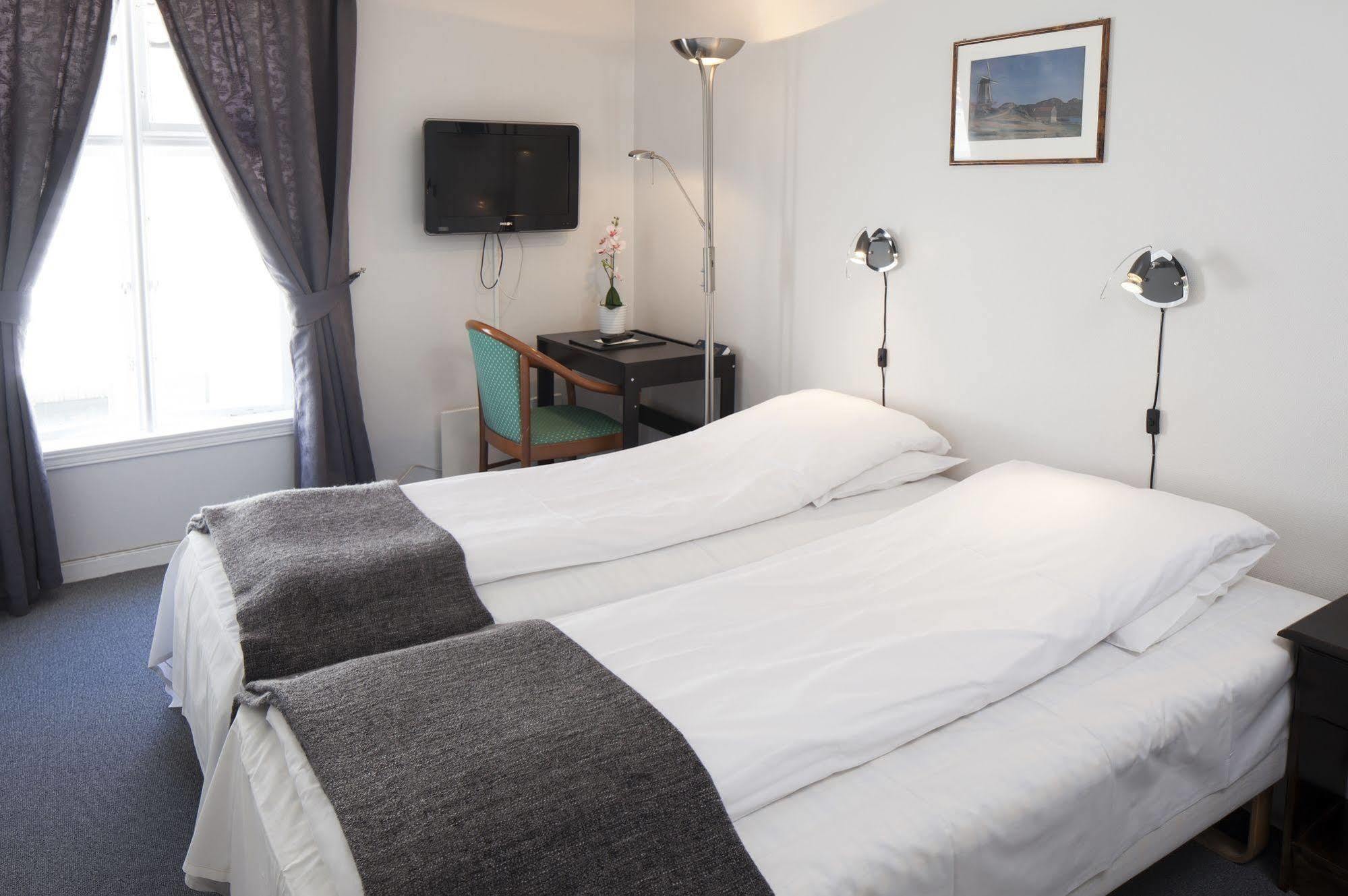 Kjobmandsgaarden Hotel Mandal Extérieur photo