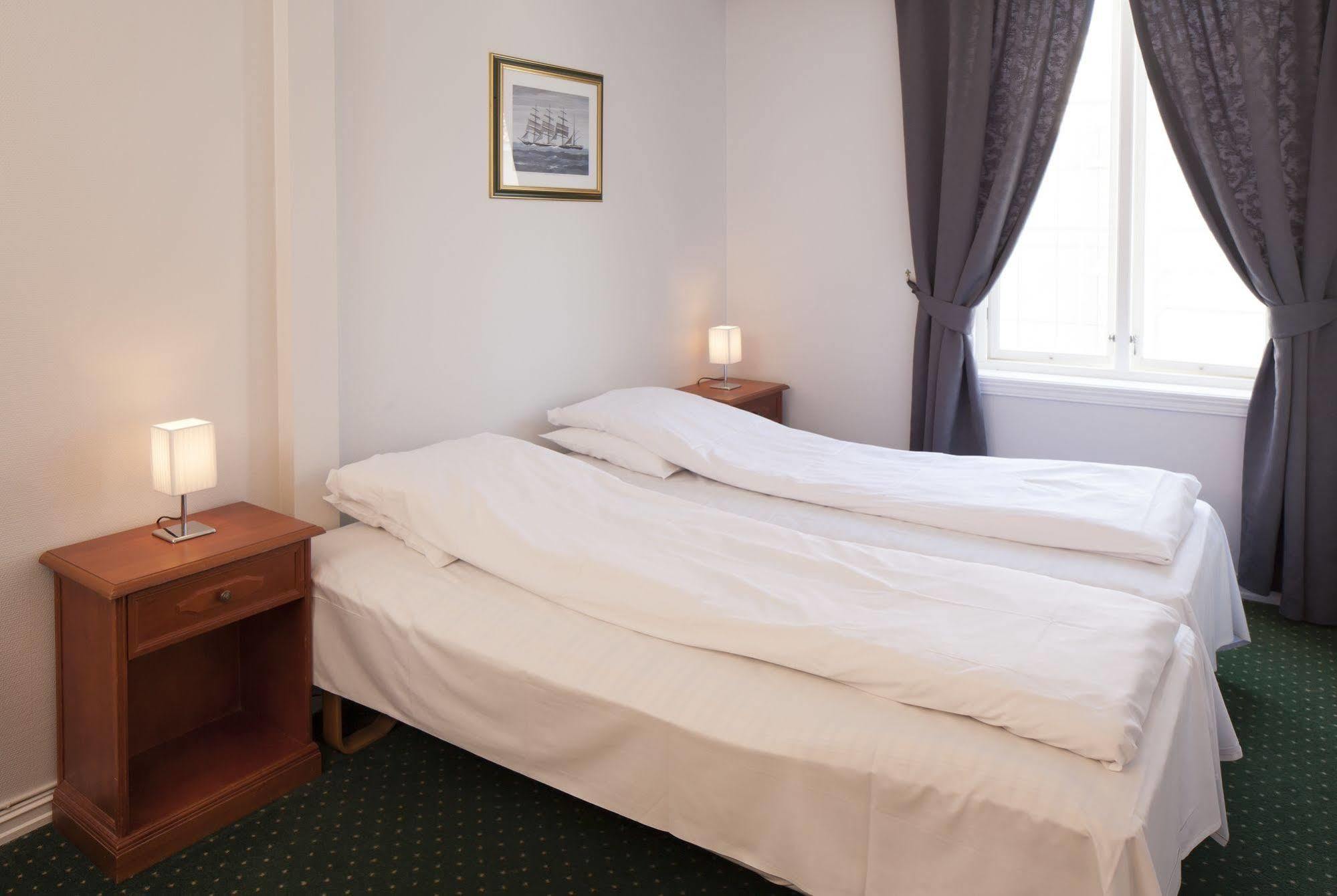 Kjobmandsgaarden Hotel Mandal Extérieur photo