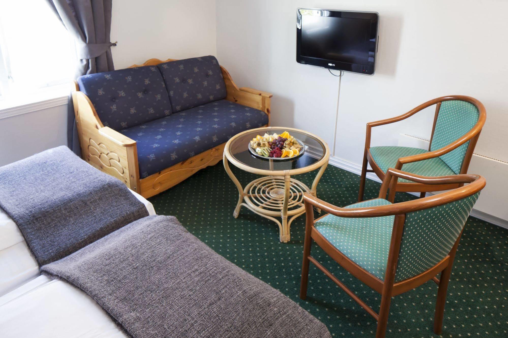 Kjobmandsgaarden Hotel Mandal Extérieur photo