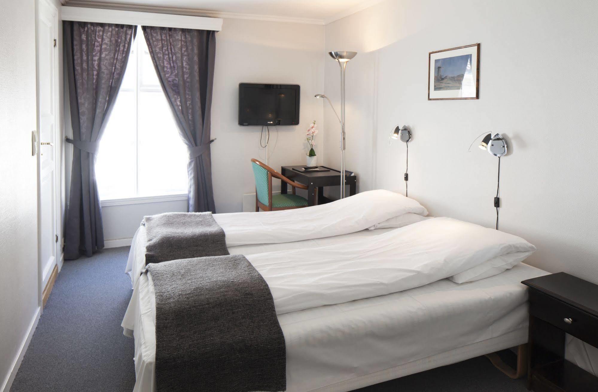 Kjobmandsgaarden Hotel Mandal Extérieur photo